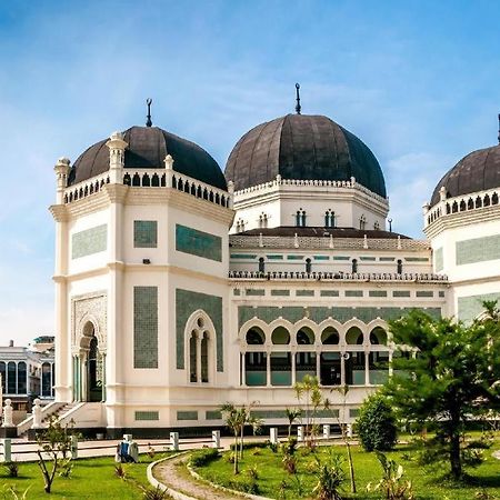 Grand Kanaya Hotel Medan Exterior foto