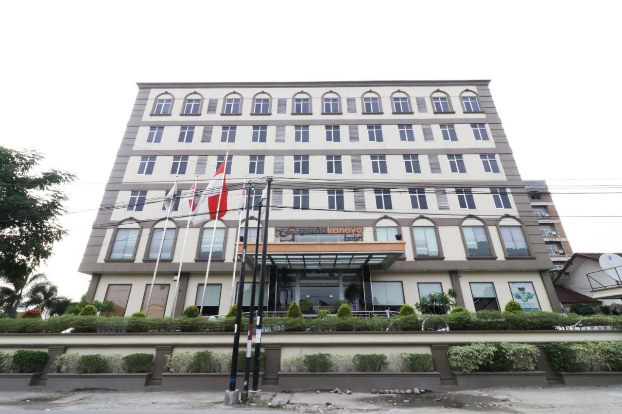 Grand Kanaya Hotel Medan Exterior foto