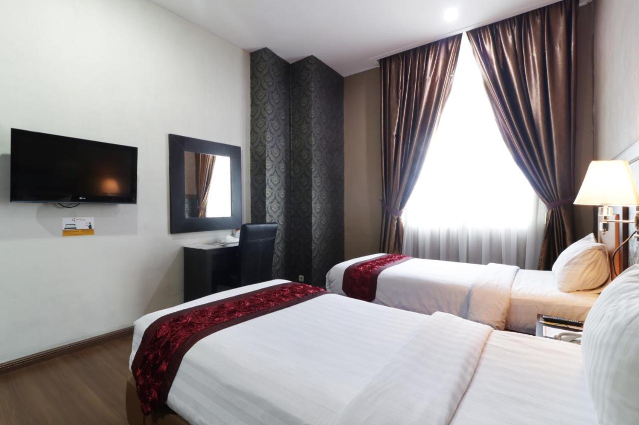 Grand Kanaya Hotel Medan Exterior foto