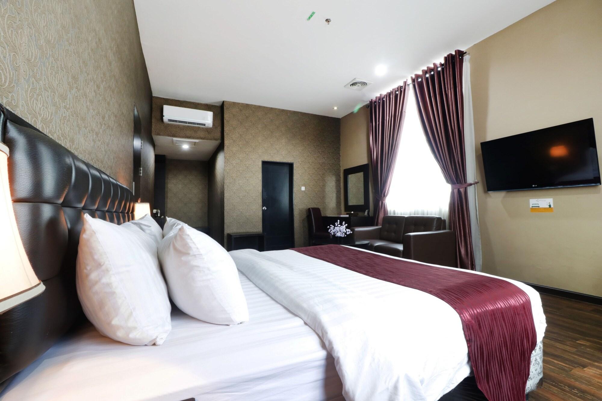 Grand Kanaya Hotel Medan Exterior foto