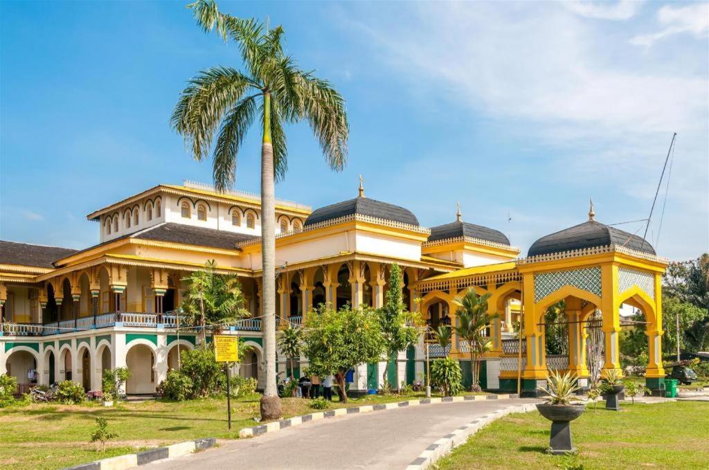 Grand Kanaya Hotel Medan Exterior foto