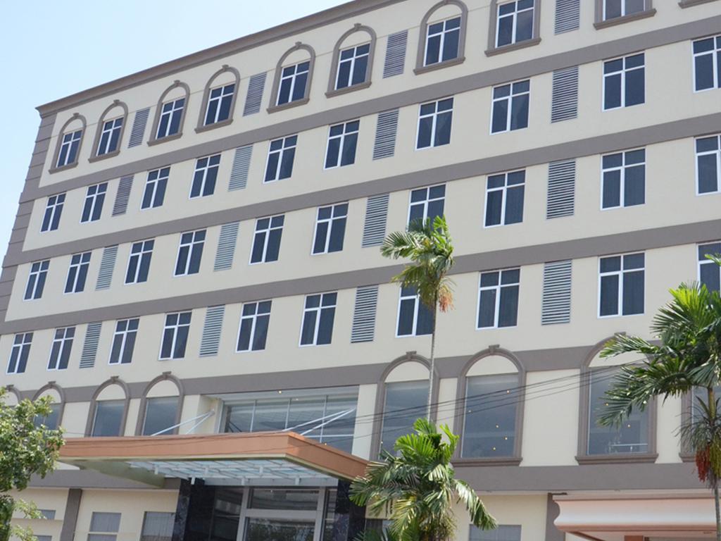 Grand Kanaya Hotel Medan Exterior foto