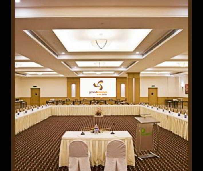 Grand Kanaya Hotel Medan Exterior foto