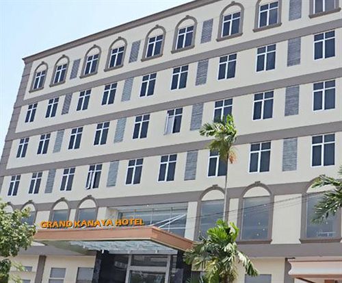 Grand Kanaya Hotel Medan Exterior foto