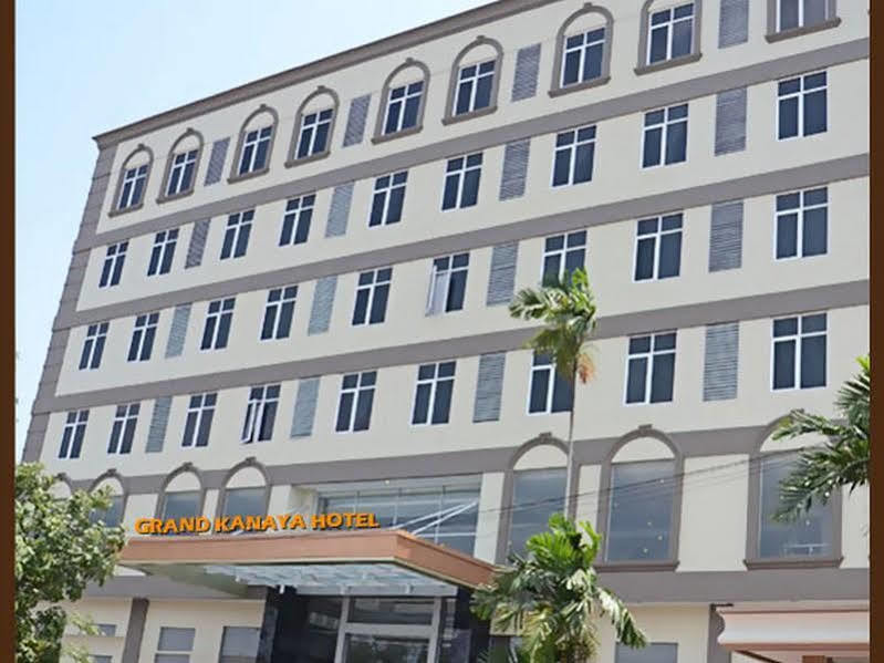 Grand Kanaya Hotel Medan Exterior foto