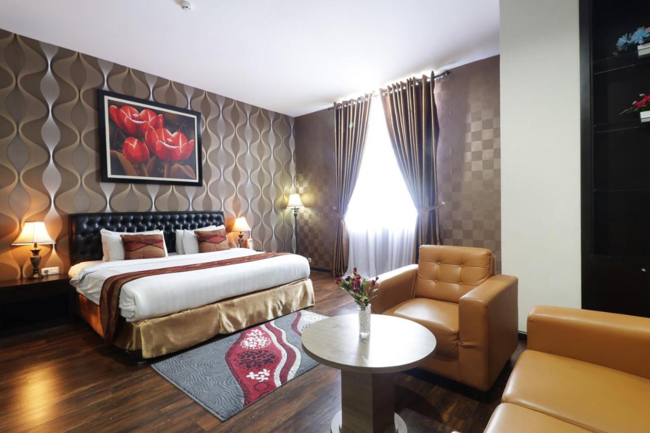 Grand Kanaya Hotel Medan Exterior foto