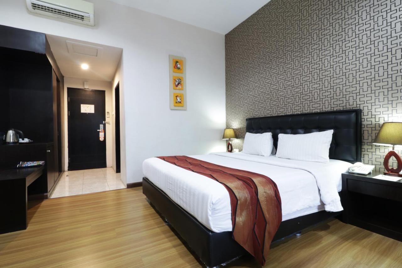 Grand Kanaya Hotel Medan Exterior foto