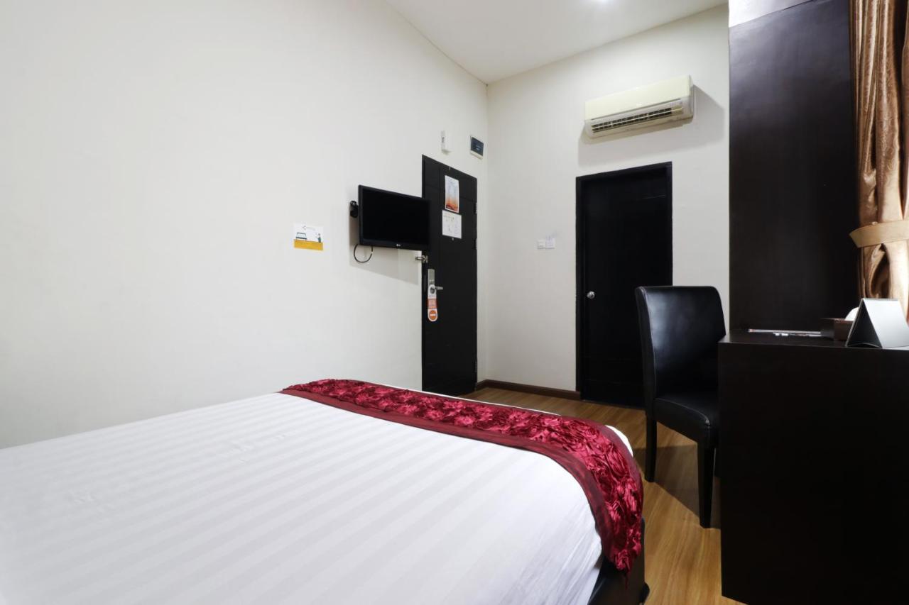 Grand Kanaya Hotel Medan Exterior foto