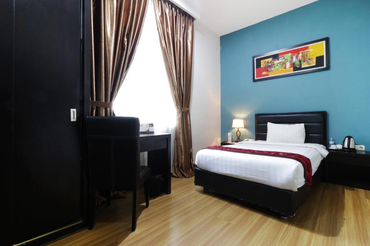 Grand Kanaya Hotel Medan Exterior foto