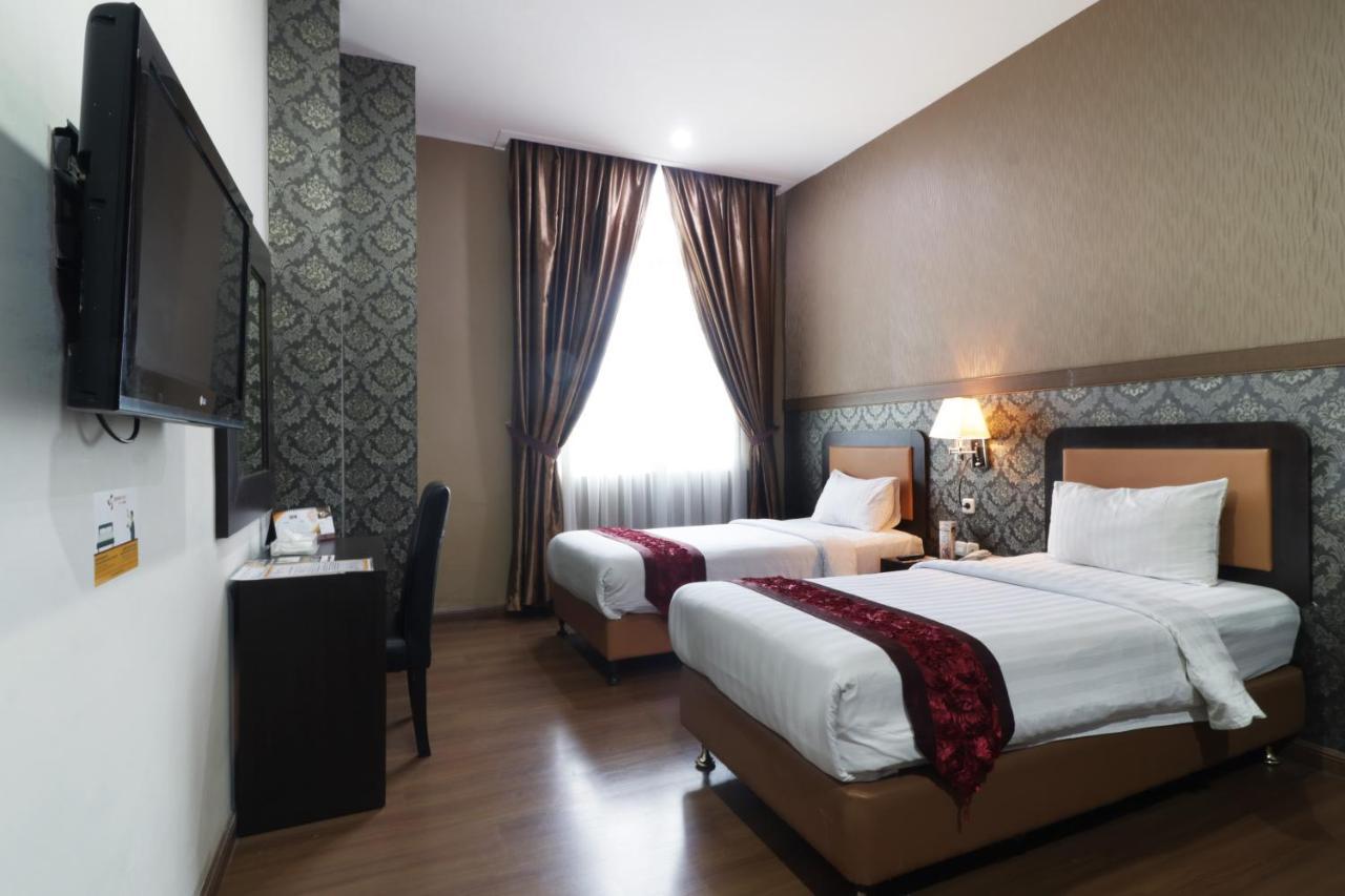 Grand Kanaya Hotel Medan Exterior foto